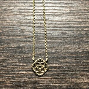Kendra Scott necklace
